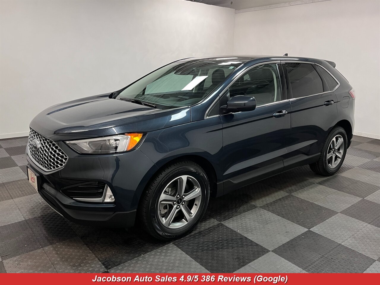 2023 Ford Edge SEL AWD   - Photo 1 - Oshkosh, WI 54901