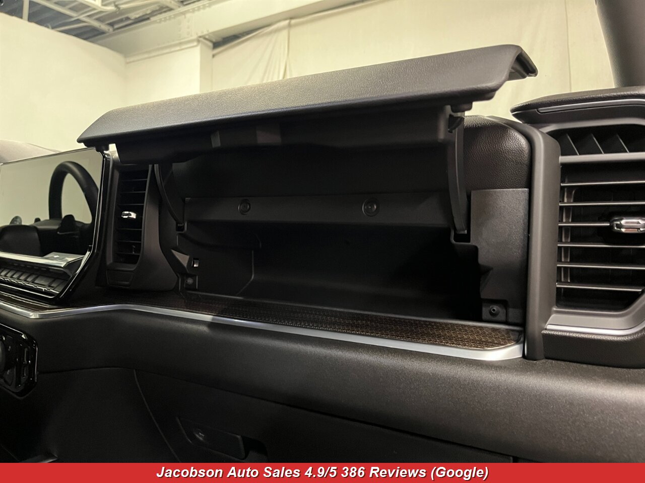 2026 Chevrolet Silverado 1500 RST Crew Cab 4x4 SB - Photo 51 - Oshkosh, WI 54901