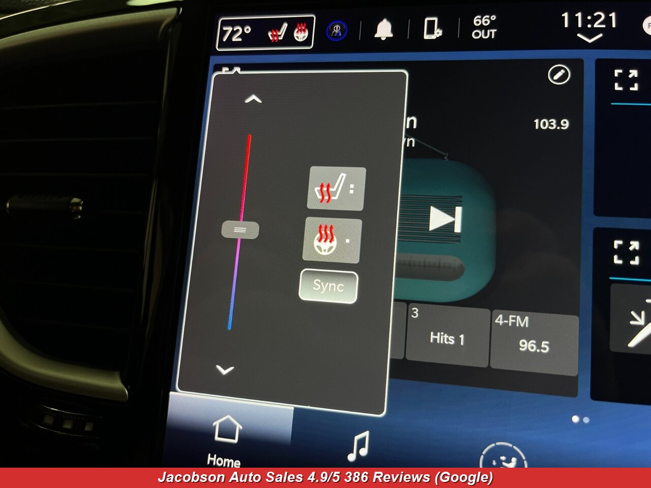 2024 Chrysler Pacifica Touring L - Photo 16 - Oshkosh, WI 54901