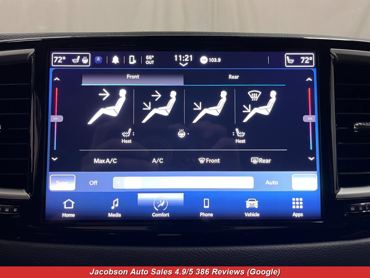 2024 Chrysler Pacifica Touring L - Photo 15 - Oshkosh, WI 54901