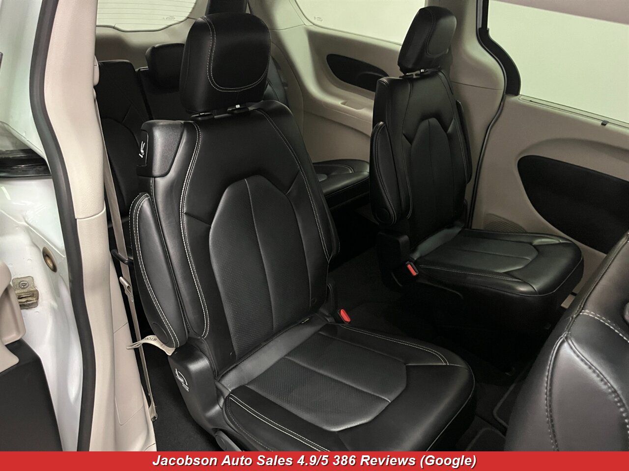 2024 Chrysler Pacifica Touring L - Photo 51 - Oshkosh, WI 54901