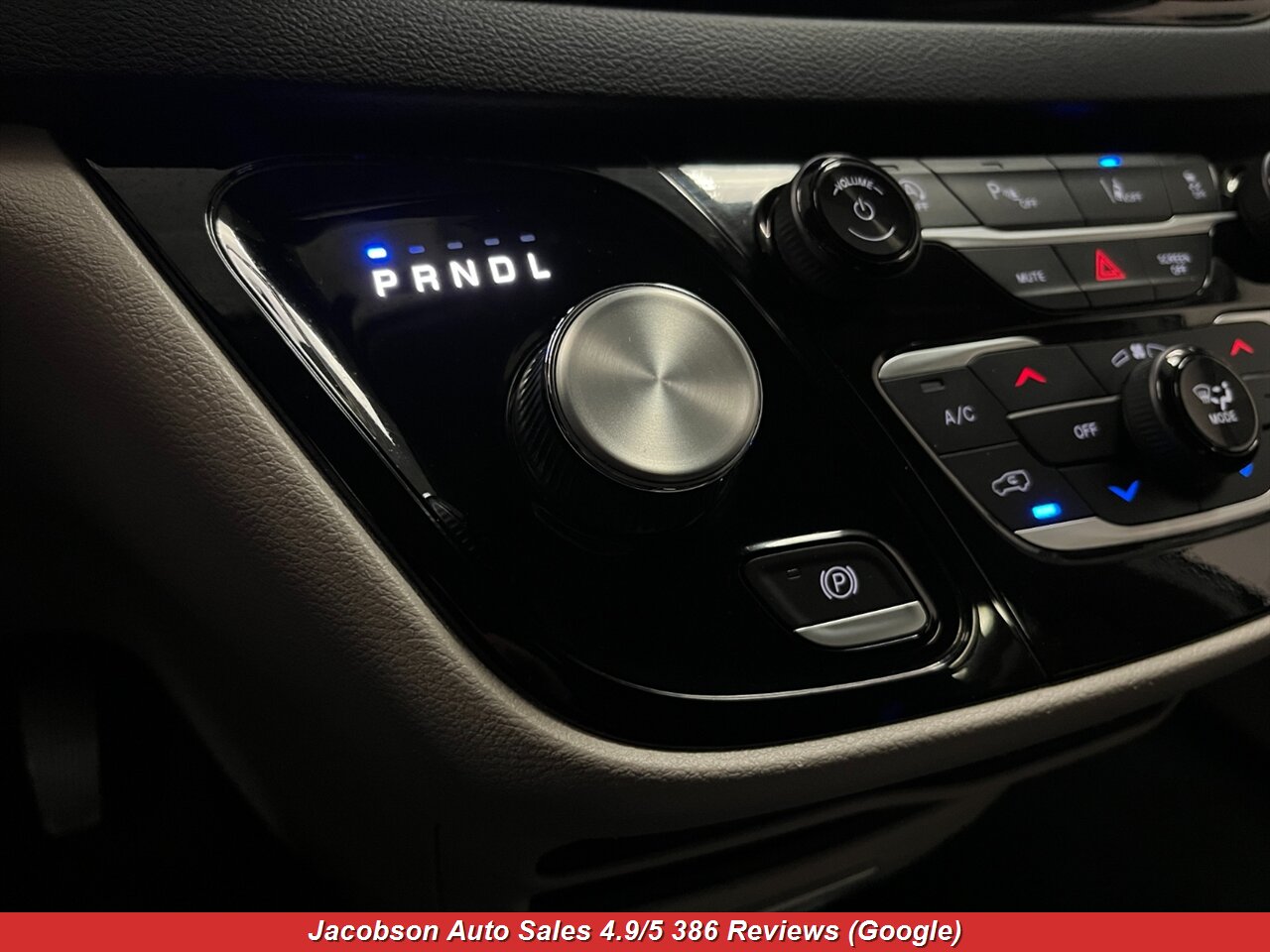 2024 Chrysler Pacifica Touring L - Photo 20 - Oshkosh, WI 54901