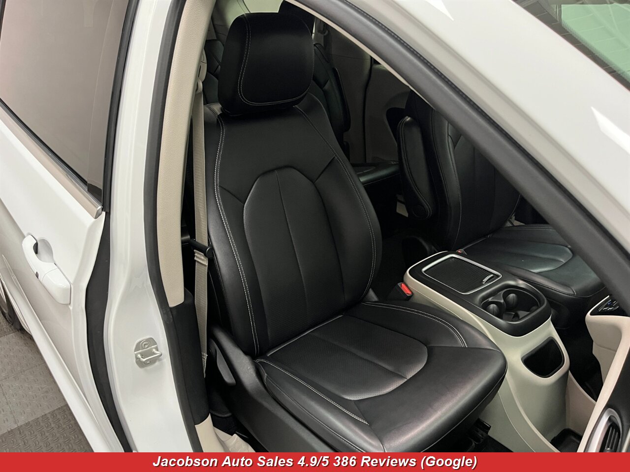 2024 Chrysler Pacifica Touring L - Photo 59 - Oshkosh, WI 54901