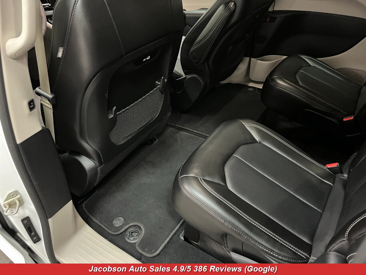 2024 Chrysler Pacifica Touring L - Photo 37 - Oshkosh, WI 54901