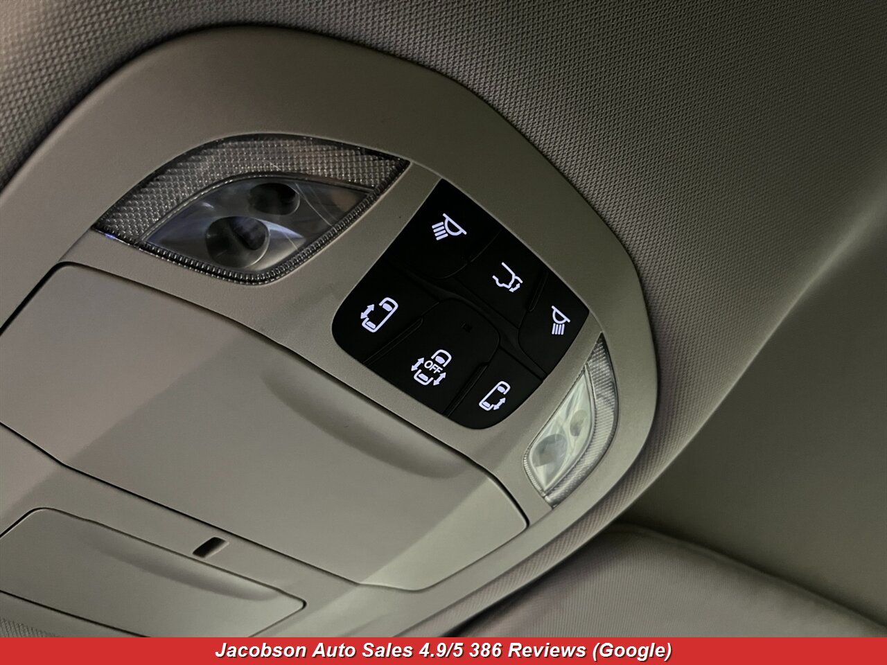 2024 Chrysler Pacifica Touring L - Photo 25 - Oshkosh, WI 54901