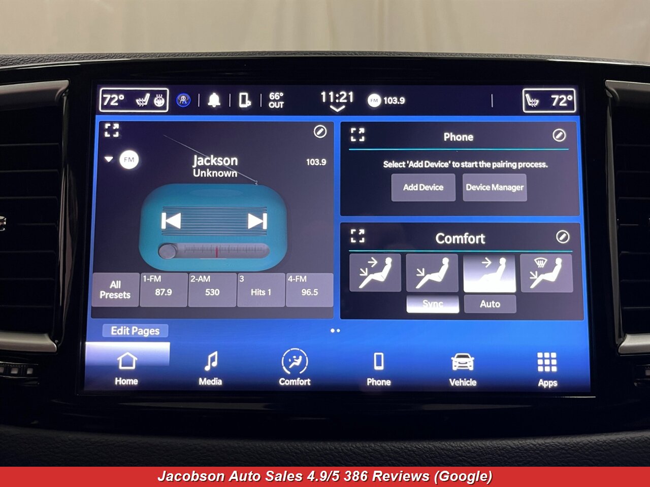 2024 Chrysler Pacifica Touring L - Photo 13 - Oshkosh, WI 54901
