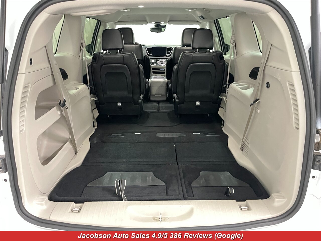 2024 Chrysler Pacifica Touring L - Photo 47 - Oshkosh, WI 54901