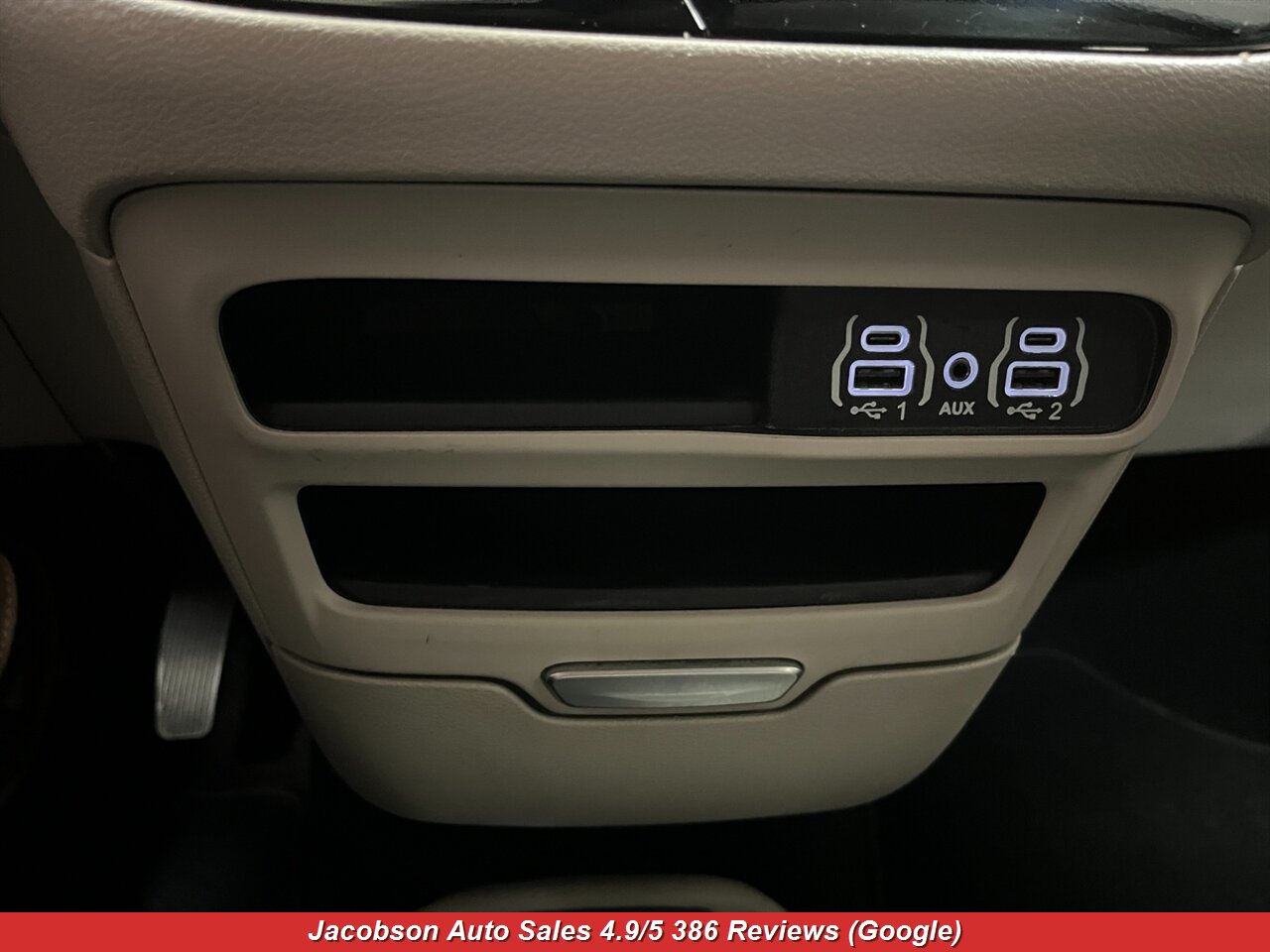 2024 Chrysler Pacifica Touring L - Photo 22 - Oshkosh, WI 54901