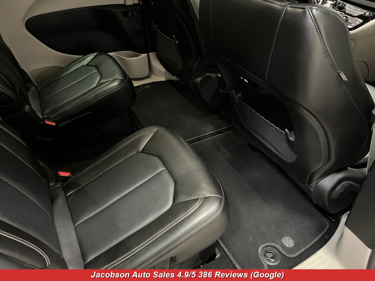 2024 Chrysler Pacifica Touring L - Photo 49 - Oshkosh, WI 54901