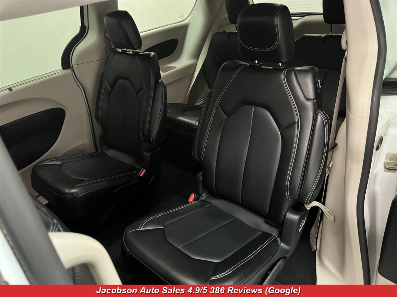 2024 Chrysler Pacifica Touring L - Photo 39 - Oshkosh, WI 54901