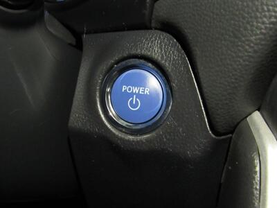 2020 Toyota RAV4 Hybrid XLE AWD   - Photo 13 - Oshkosh, WI 54901