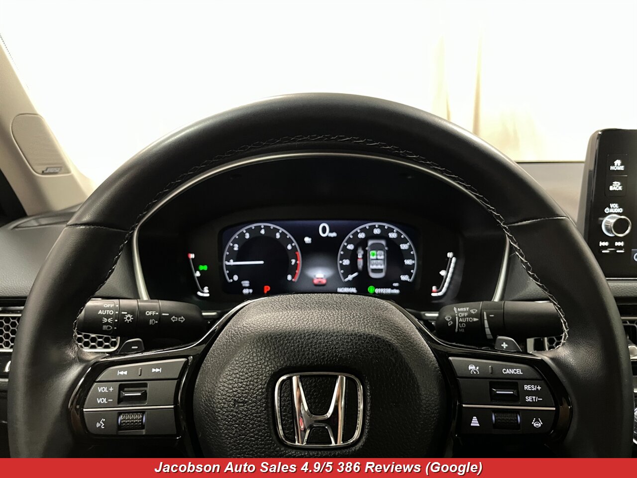 2023 Honda Civic Touring - Photo 8 - Oshkosh, WI 54901