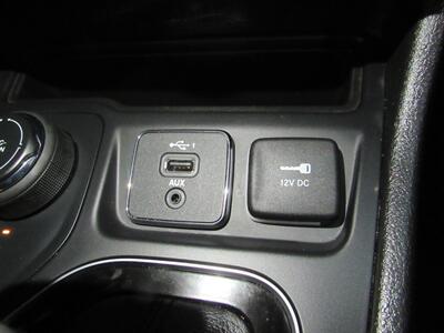 2021 Jeep Cherokee Limited 4x4   - Photo 20 - Oshkosh, WI 54901