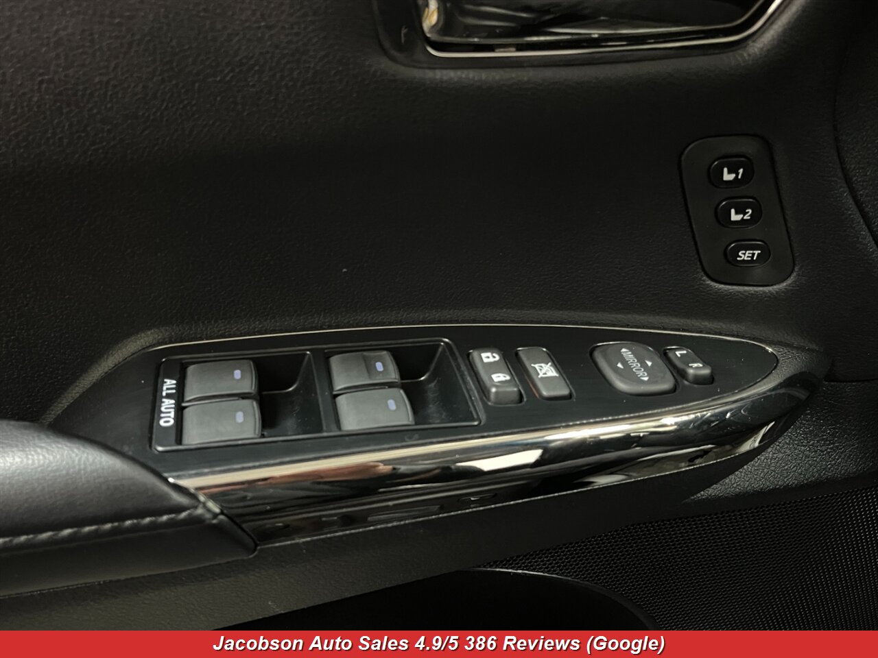 2018 Toyota Avalon Limited - Photo 32 - Oshkosh, WI 54901