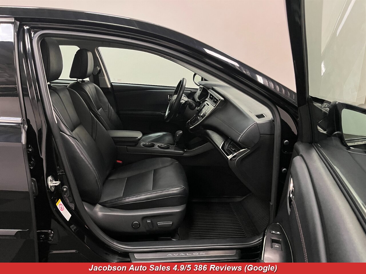 2018 Toyota Avalon Limited - Photo 45 - Oshkosh, WI 54901