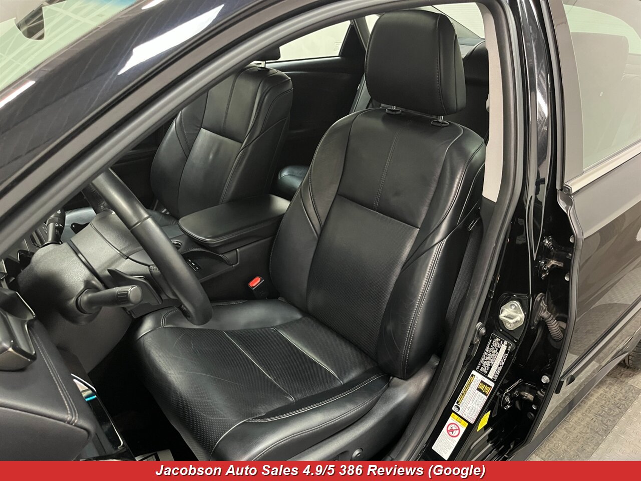 2018 Toyota Avalon Limited - Photo 33 - Oshkosh, WI 54901