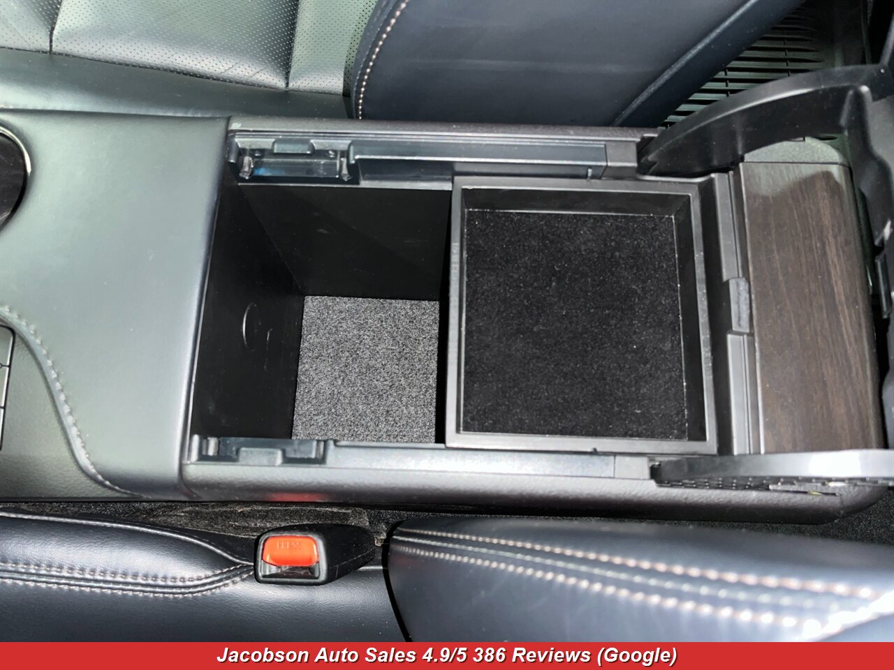 2018 Toyota Avalon Limited - Photo 27 - Oshkosh, WI 54901