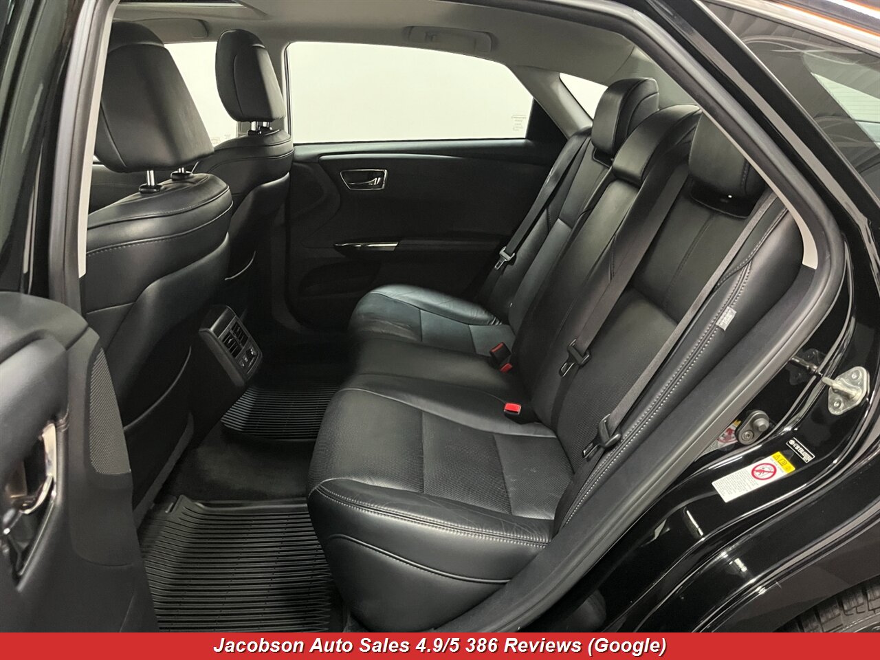 2018 Toyota Avalon Limited - Photo 38 - Oshkosh, WI 54901