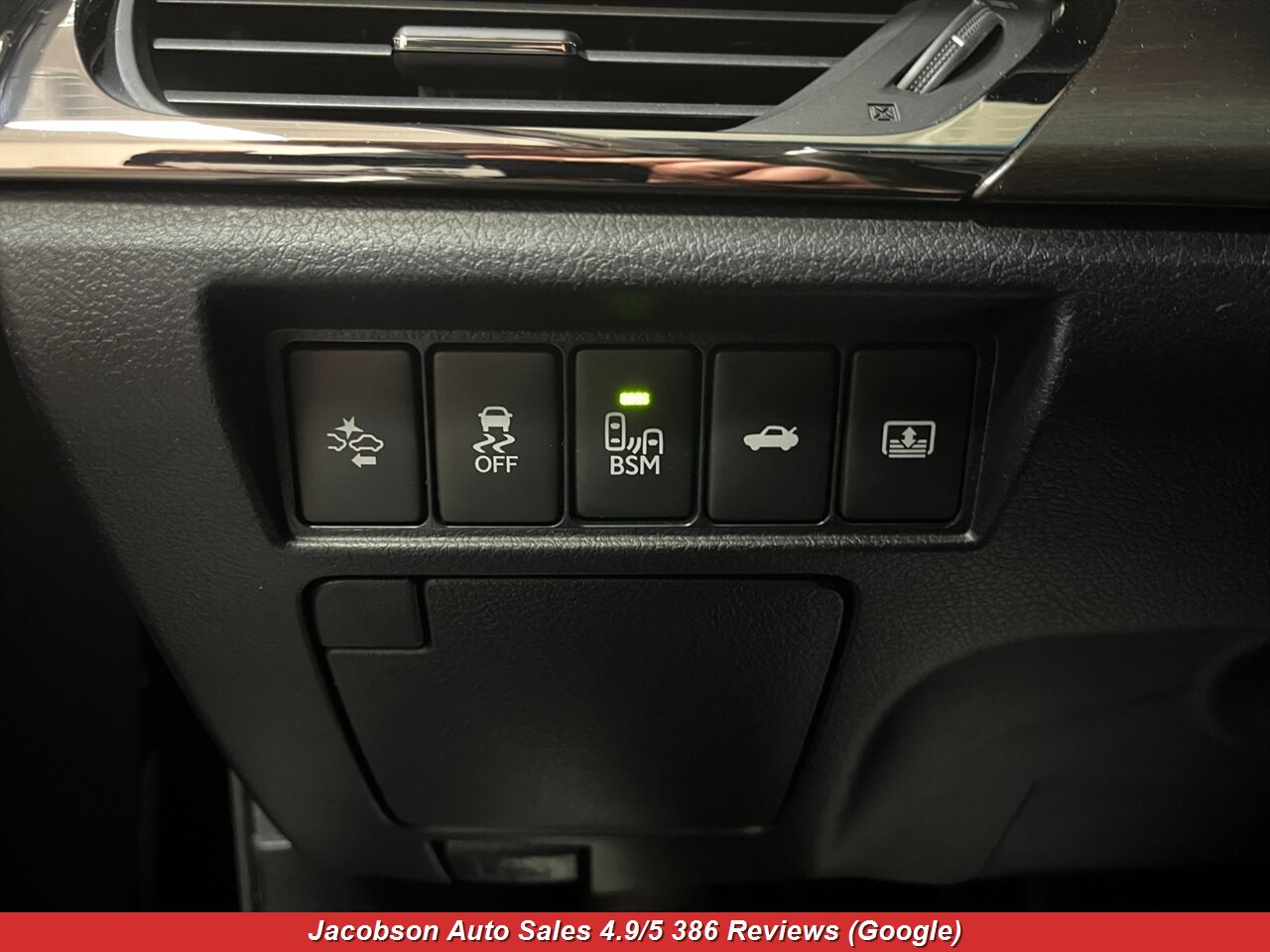 2018 Toyota Avalon Limited - Photo 6 - Oshkosh, WI 54901