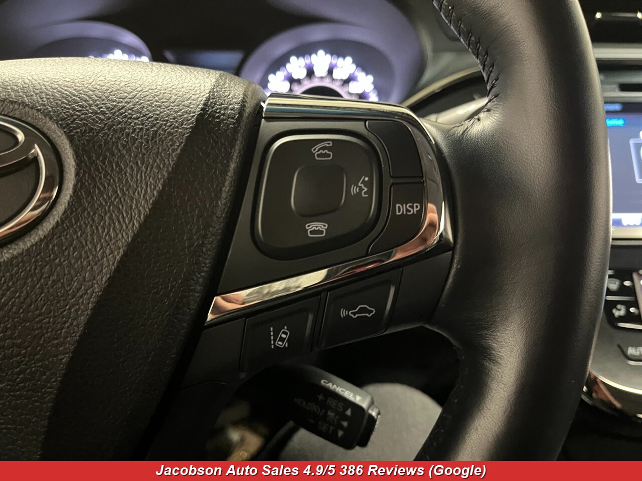 2018 Toyota Avalon Limited - Photo 13 - Oshkosh, WI 54901