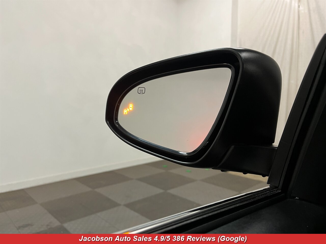 2018 Toyota Avalon Limited - Photo 31 - Oshkosh, WI 54901