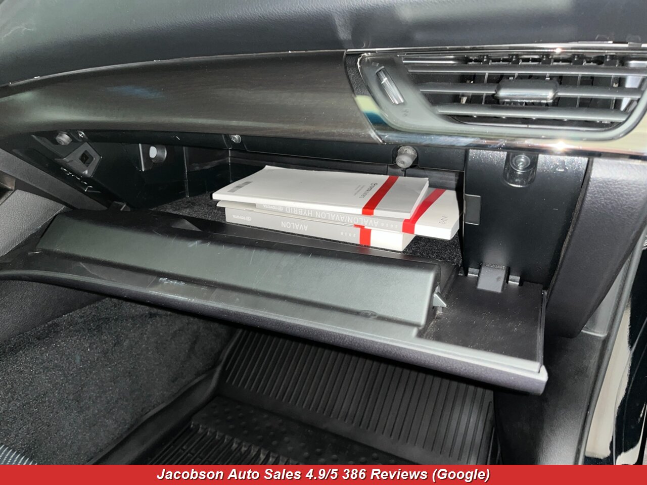 2018 Toyota Avalon Limited - Photo 47 - Oshkosh, WI 54901