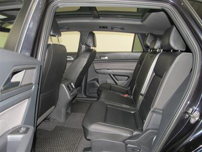 2021 Volkswagen Atlas Cross Sport V6 SE R-Line 4Motion AWD   - Photo 32 - Oshkosh, WI 54901