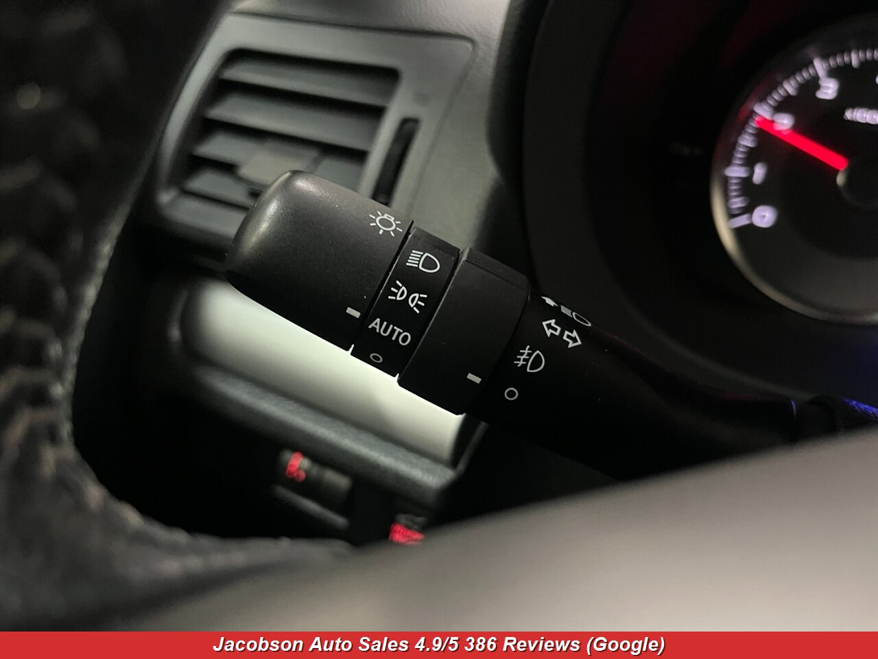 2014 Subaru Forester 2.5i Limited AWD - Photo 8 - Oshkosh, WI 54901