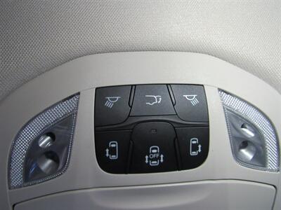 2021 Chrysler Pacifica Touring L   - Photo 51 - Oshkosh, WI 54901