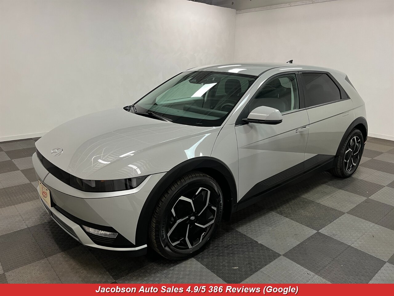 2024 Hyundai IONIQ 5 SE AWD   - Photo 1 - Oshkosh, WI 54901