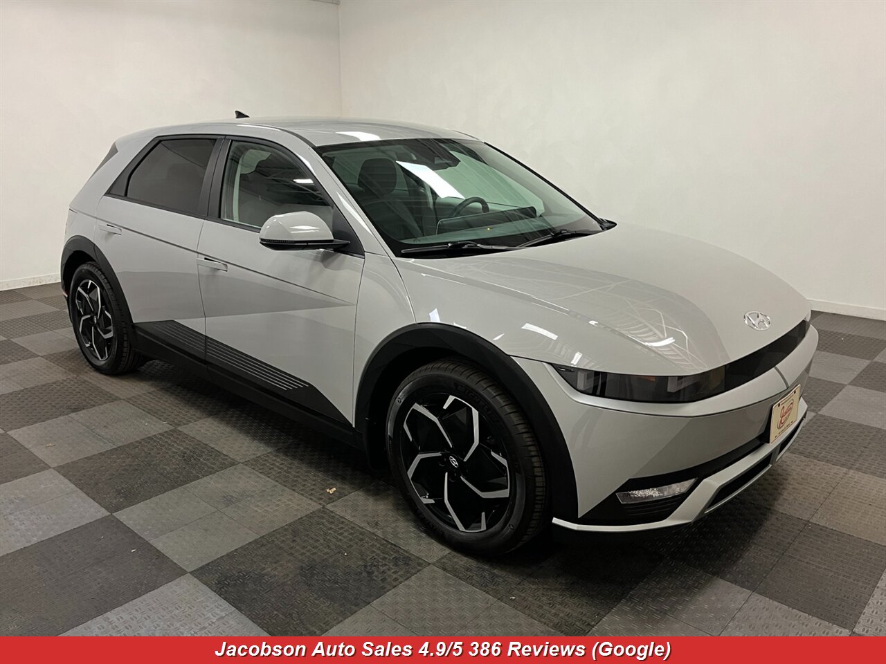 2024 Hyundai IONIQ 5 SE AWD - Photo 3 - Oshkosh, WI 54901