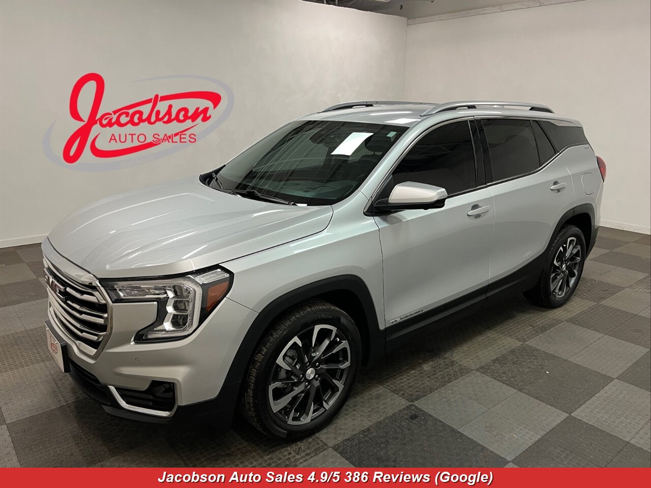 2022 GMC Terrain SLT   - Photo 1 - Oshkosh, WI 54901