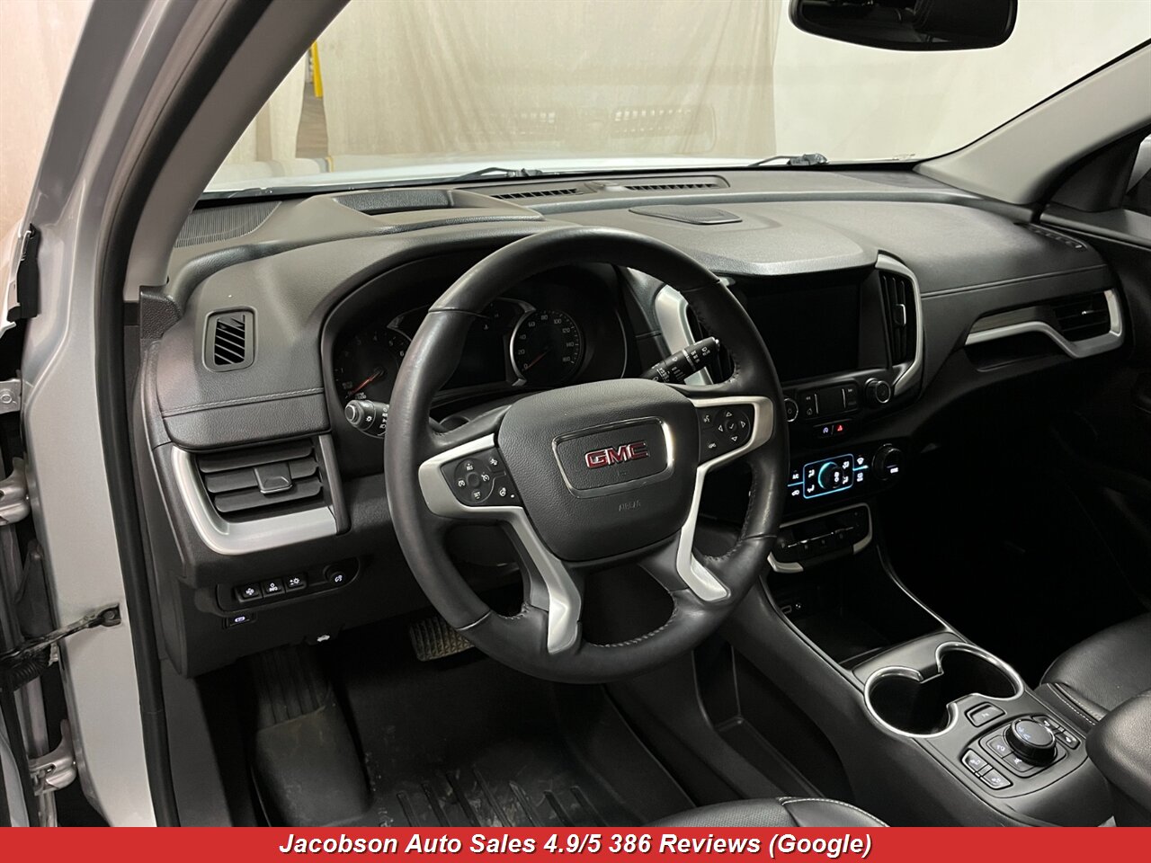 2022 GMC Terrain SLT - Photo 5 - Oshkosh, WI 54901