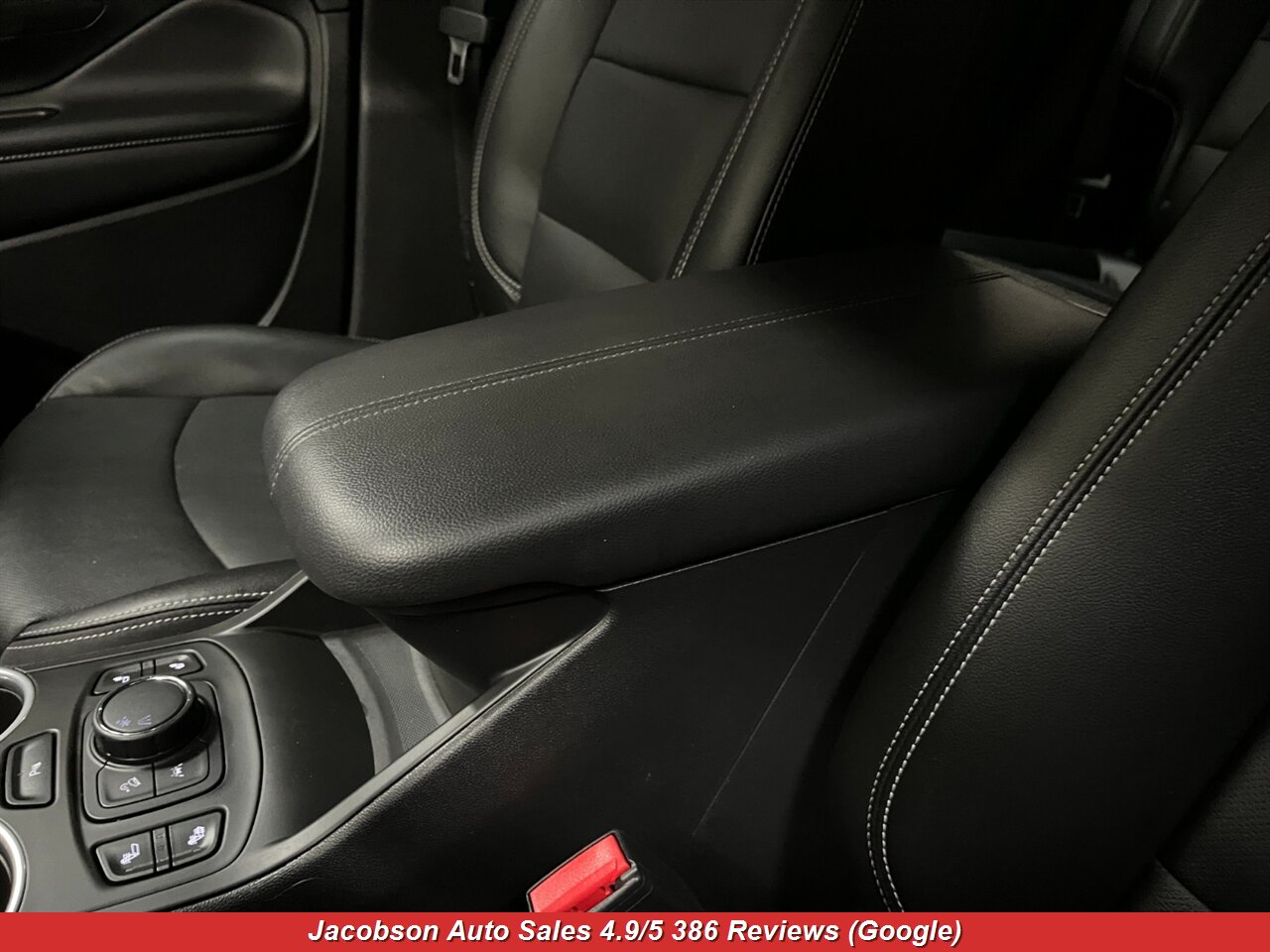 2022 GMC Terrain SLT - Photo 28 - Oshkosh, WI 54901