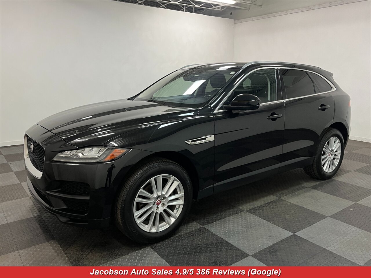2018 Jaguar F-PACE 25t Prestige AWD   - Photo 1 - Oshkosh, WI 54901