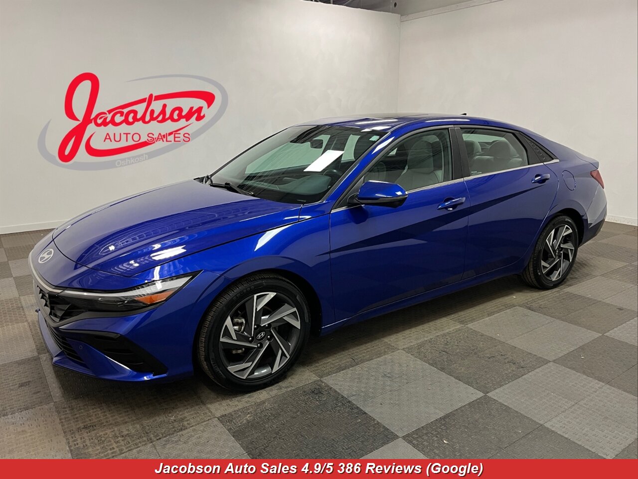 2024 Hyundai ELANTRA Limited   - Photo 1 - Oshkosh, WI 54901