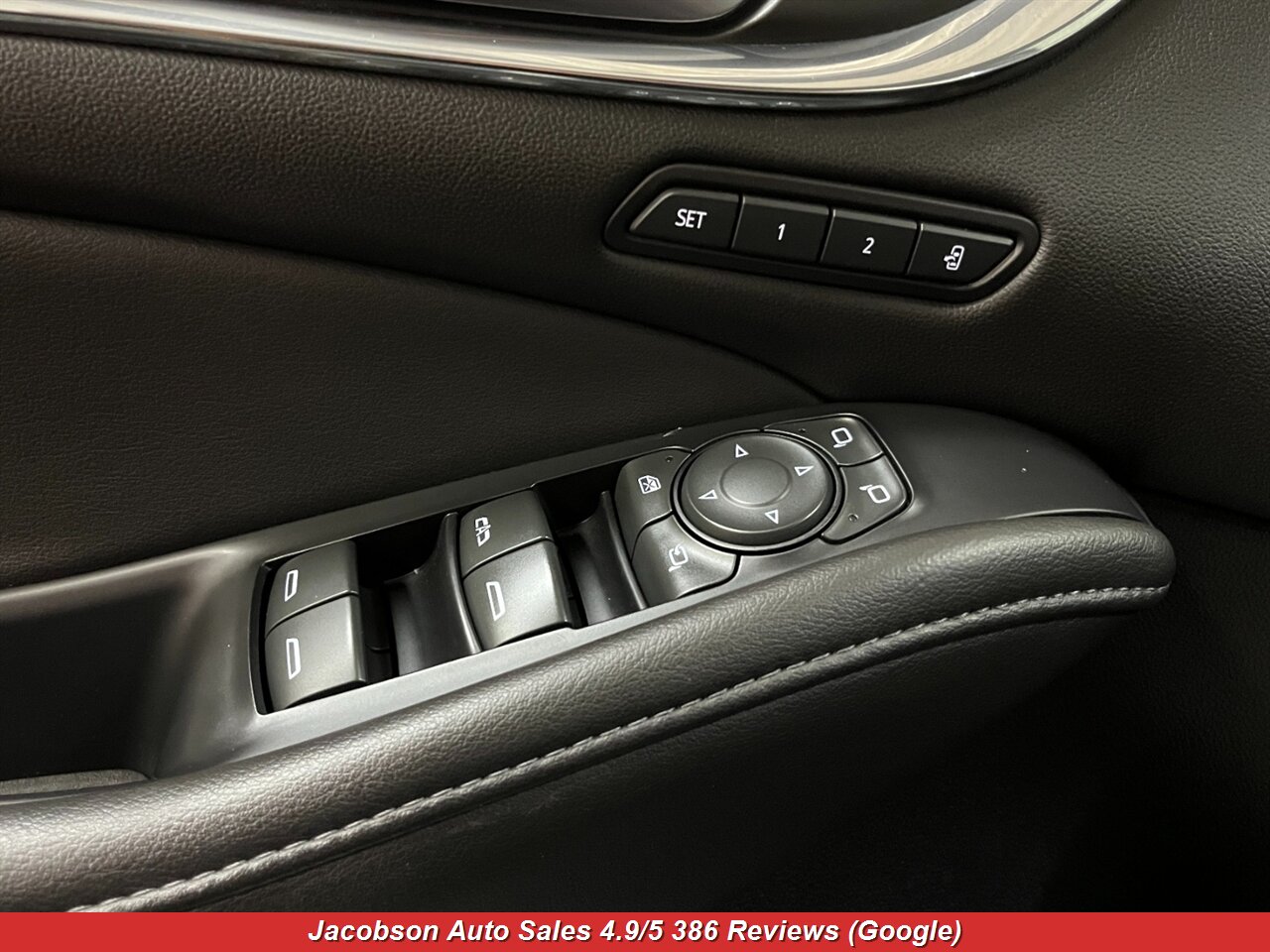 2021 Buick Enclave Avenir - Photo 2 - Oshkosh, WI 54901