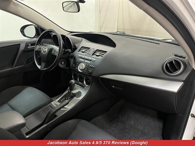 2011 Mazda Mazda3 i Touring   - Photo 40 - Oshkosh, WI 54901