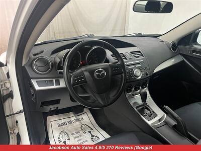 2011 Mazda Mazda3 i Touring   - Photo 22 - Oshkosh, WI 54901