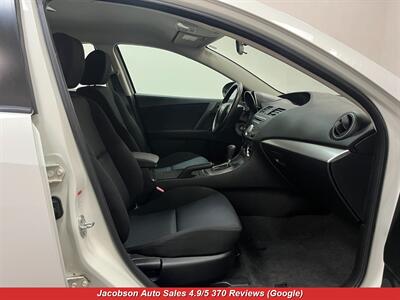 2011 Mazda Mazda3 i Touring   - Photo 39 - Oshkosh, WI 54901