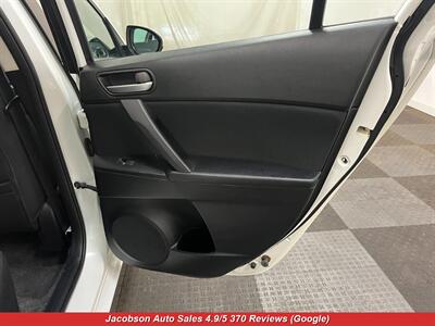 2011 Mazda Mazda3 i Touring   - Photo 35 - Oshkosh, WI 54901