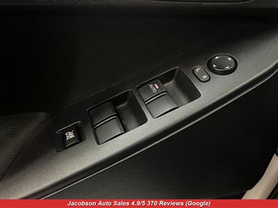 2011 Mazda Mazda3 i Touring   - Photo 3 - Oshkosh, WI 54901