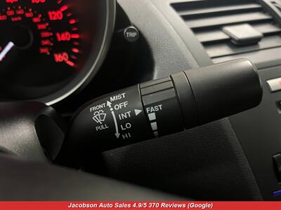 2011 Mazda Mazda3 i Touring   - Photo 9 - Oshkosh, WI 54901