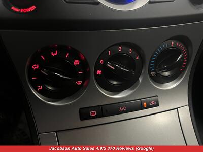 2011 Mazda Mazda3 i Touring   - Photo 13 - Oshkosh, WI 54901