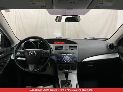 2011 Mazda Mazda3 i Touring   - Photo 43 - Oshkosh, WI 54901