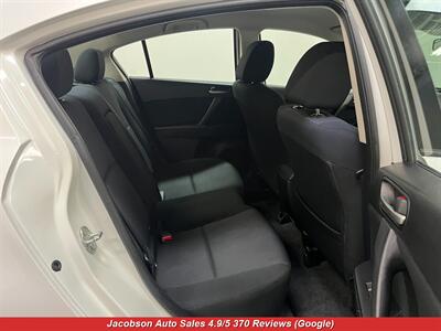 2011 Mazda Mazda3 i Touring   - Photo 36 - Oshkosh, WI 54901