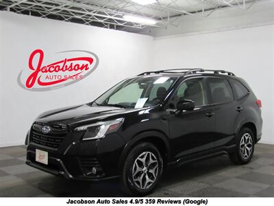 2022 Subaru Forester Premium AWD   - Photo 1 - Oshkosh, WI 54901