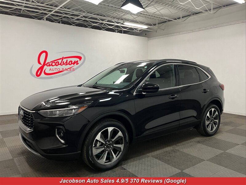 2023 Ford Escape Platinum AWD  