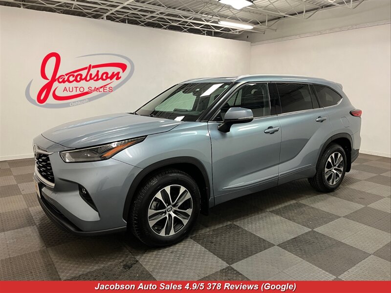 2022 Toyota Highlander XLE AWD  