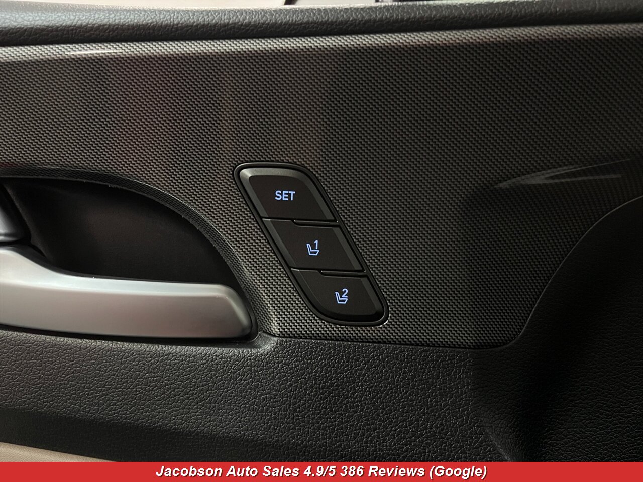2023 Hyundai SANTA FE Limited AWD - Photo 33 - Oshkosh, WI 54901